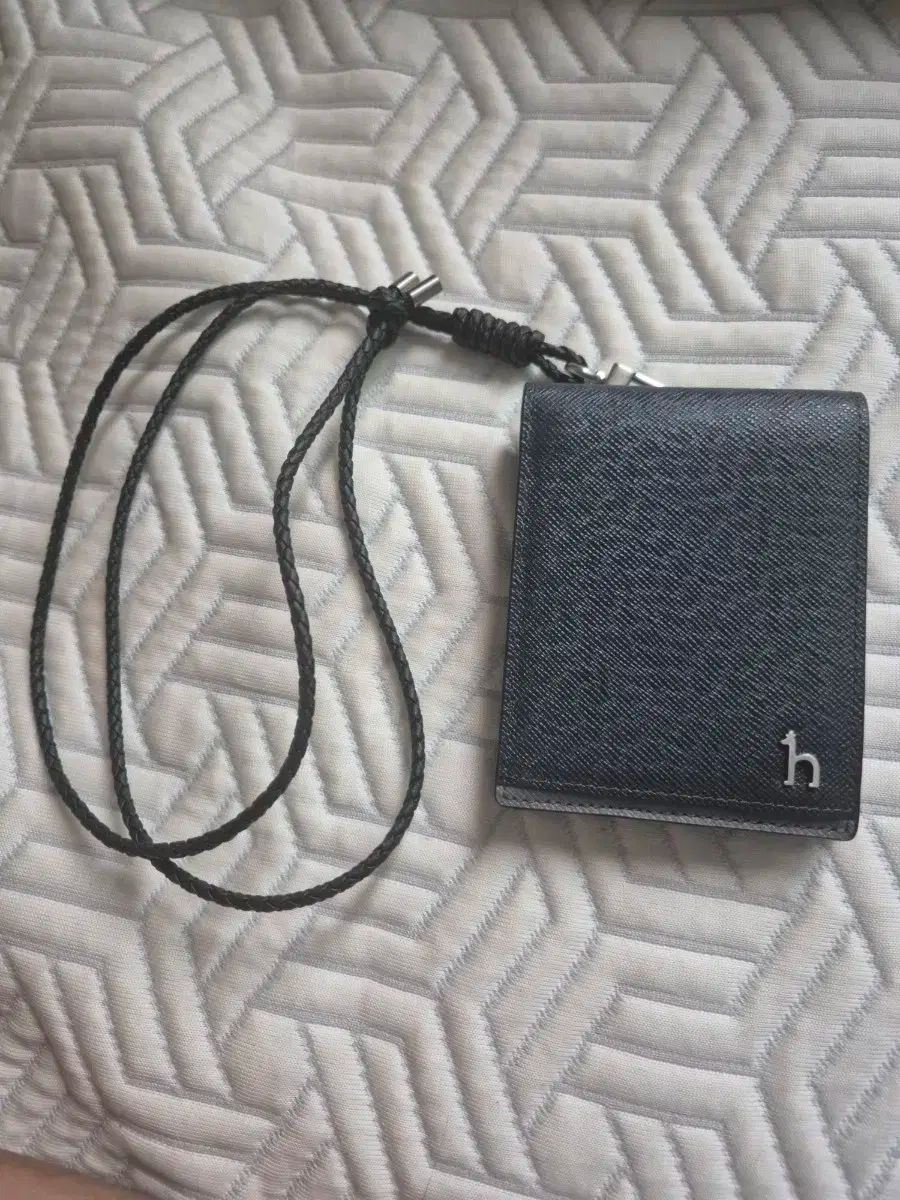 HAZZYS 財布 出品 HAZZYS】レザー配色チェックパピロゴ財布