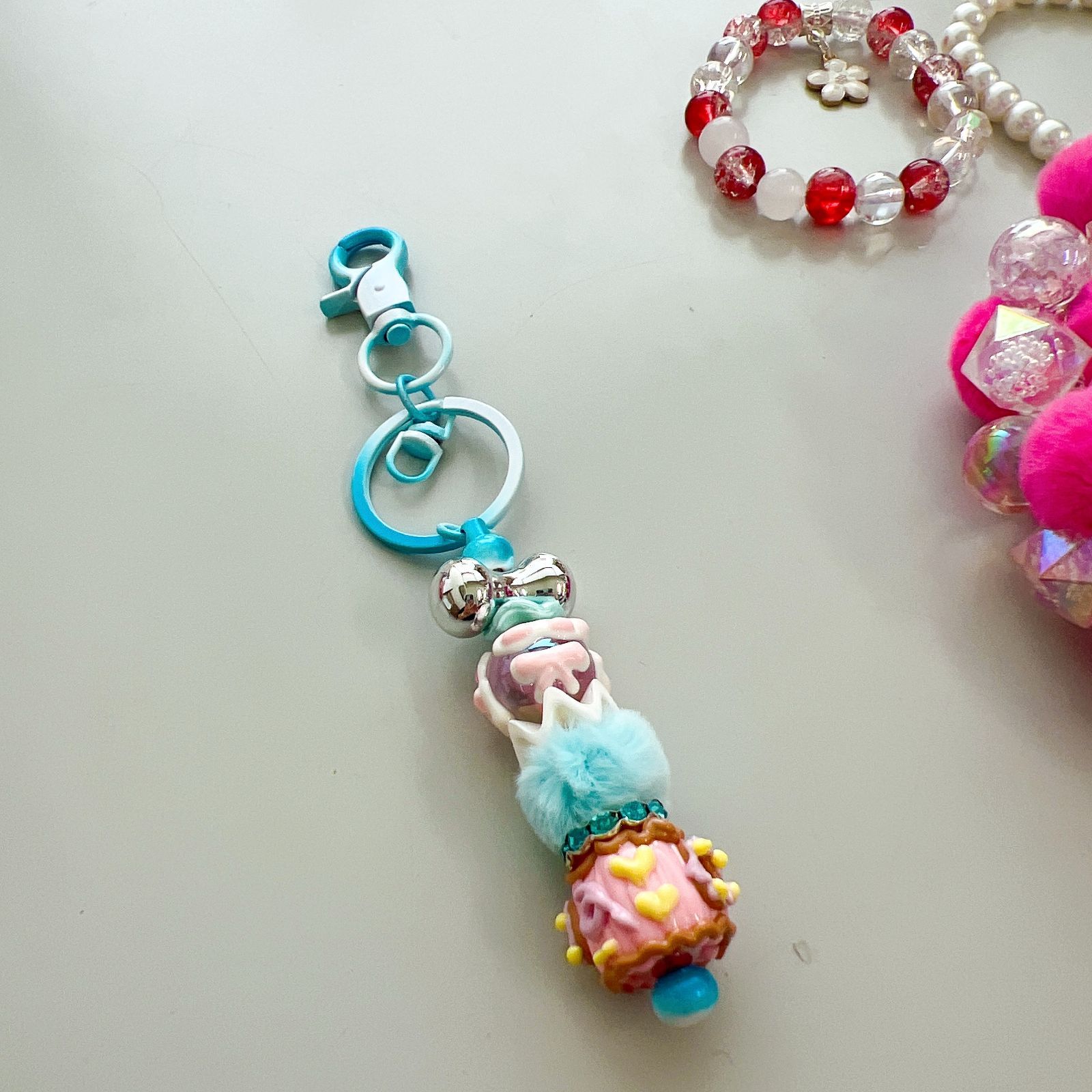 ☆ハンドメイド☆お人形アクリルビーズリース＆キーホルダー