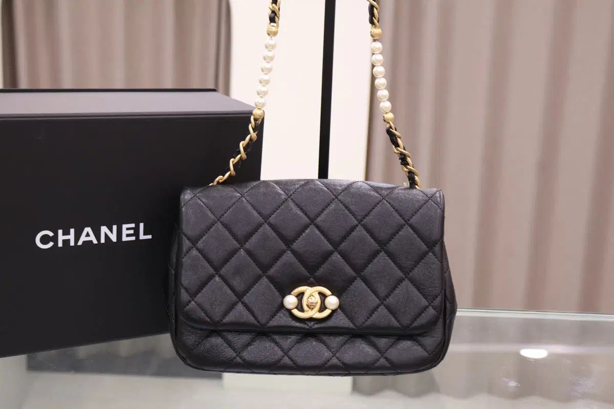 CHANEL シャネル ブラック パールチェーン フラップバッグ CHANEL - シャネルchanel ミニフラップ ショルダーバック パール