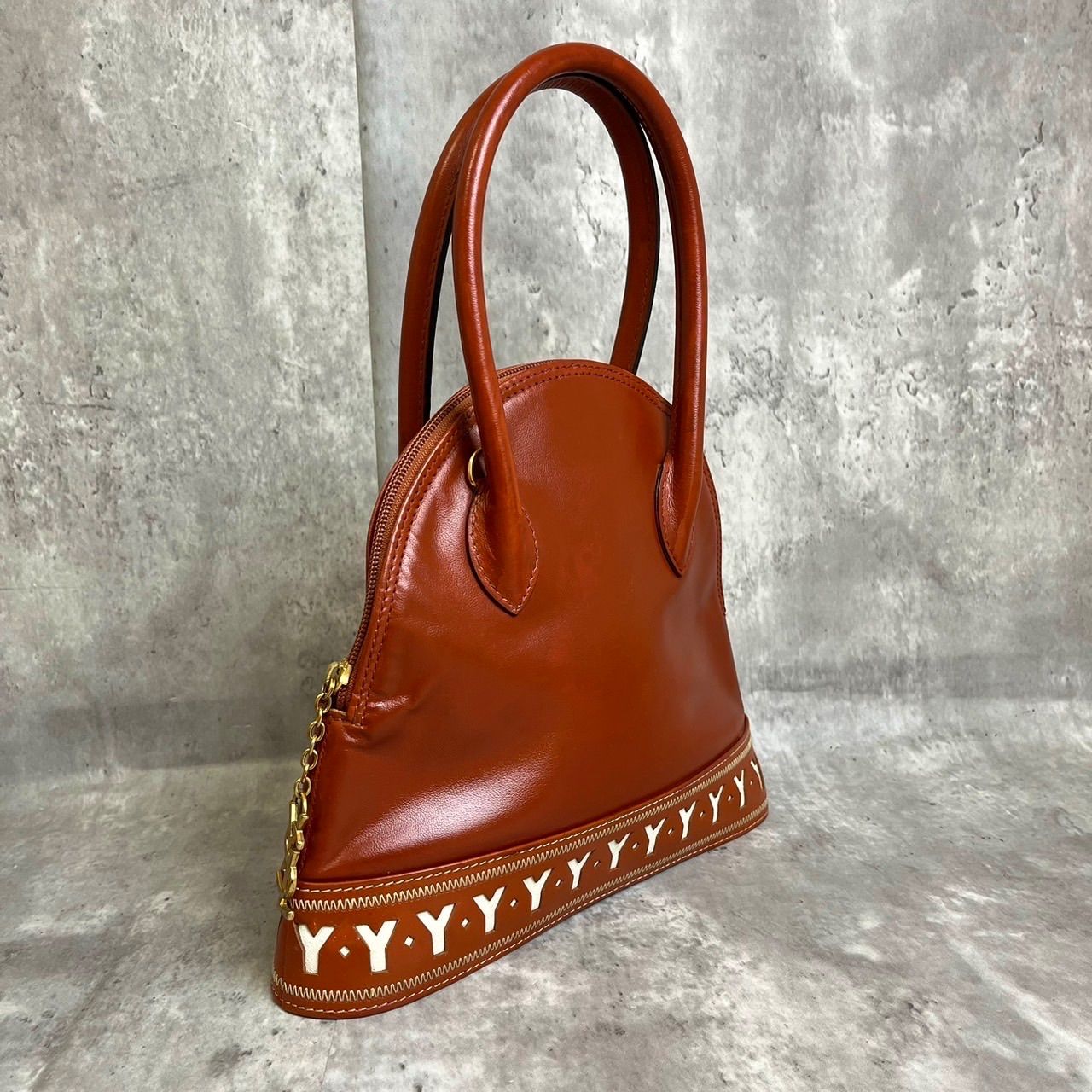 ✨美品✨ YVES SAINT LAURENT イヴサンローラン トートバッグ ✨美品✨ YVES SAINT LAURENT イヴサンローラン トートバッグ