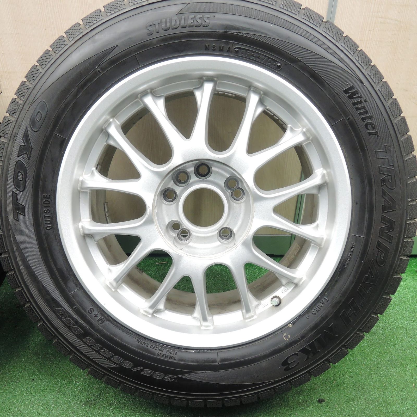 送料無料]バリ溝！9.5分☆トヨタ KOSEI 光生 205/65R16  