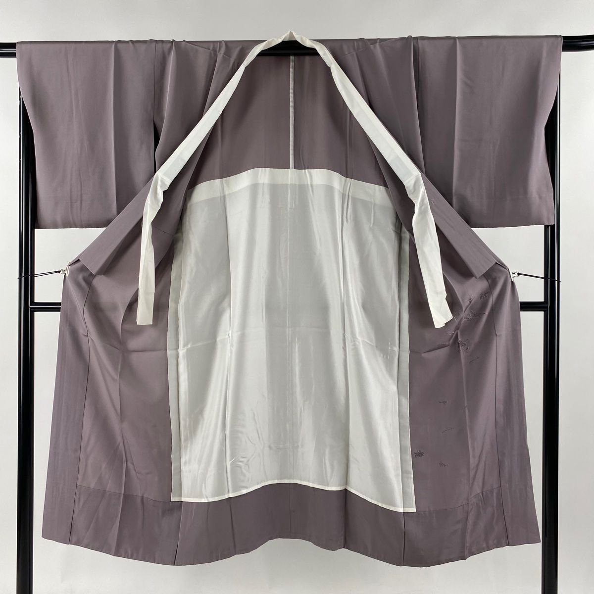 長襦袢 身丈132cm 裄丈67.5cm M 草花 松葉 金銀糸 刺繍 紫 正絹 名品  