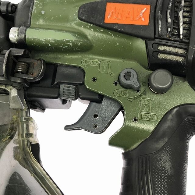 エア釘打機