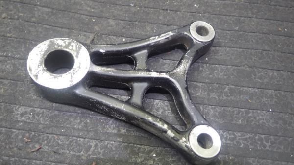 セール，お買い得 カワサキ バリオス ZR250A リアキャリパーサポート