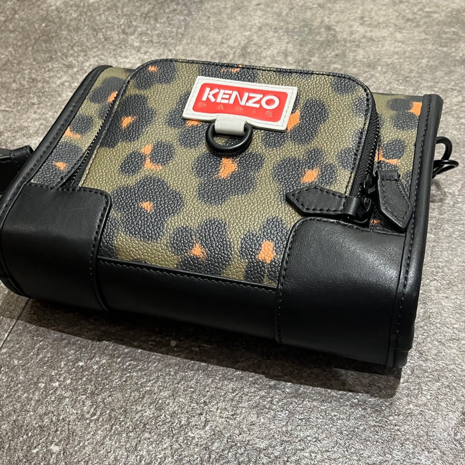 【送料関税込】KENZO Hana レオパード ボール型トートバッグ KENZO】Hana レオパード ボール型 トートバッグ ロゴ (KENZO