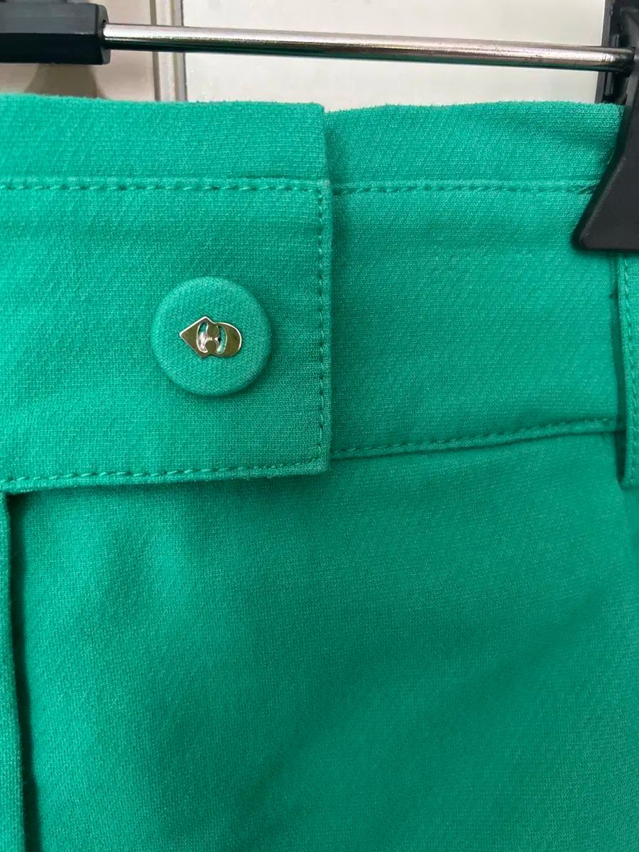 ラッキーシュエトゥ 半ズボン