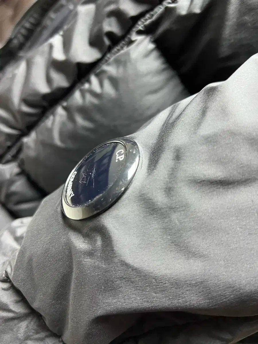 ロング丈ダウンパーカー