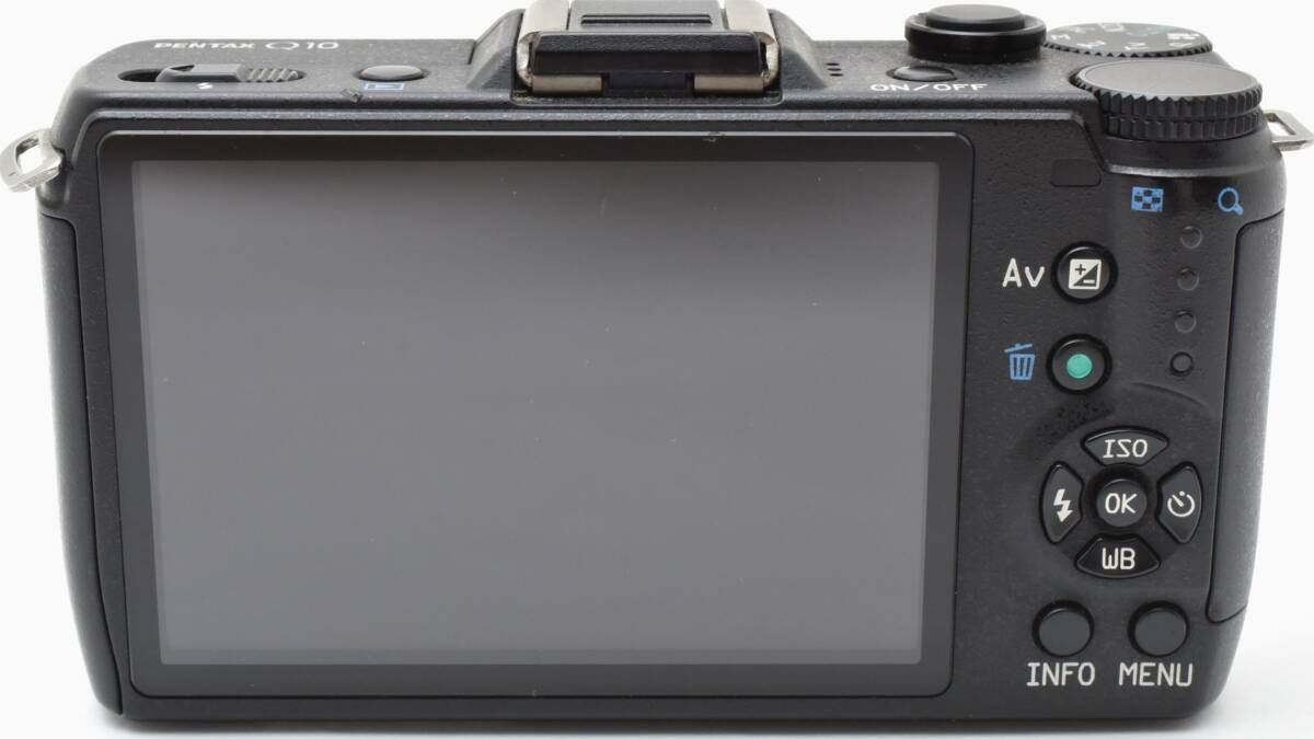 H13[6819A]24☆美品☆ ペンタックス PENTAX Q10 ボディ 5-15mm レンズ