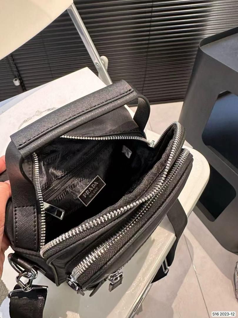 【美品】 プラダ PRADA サンダル 23センチ 厚底 即購入可能 PRADA（サンダル）のフリマアイテム一覧