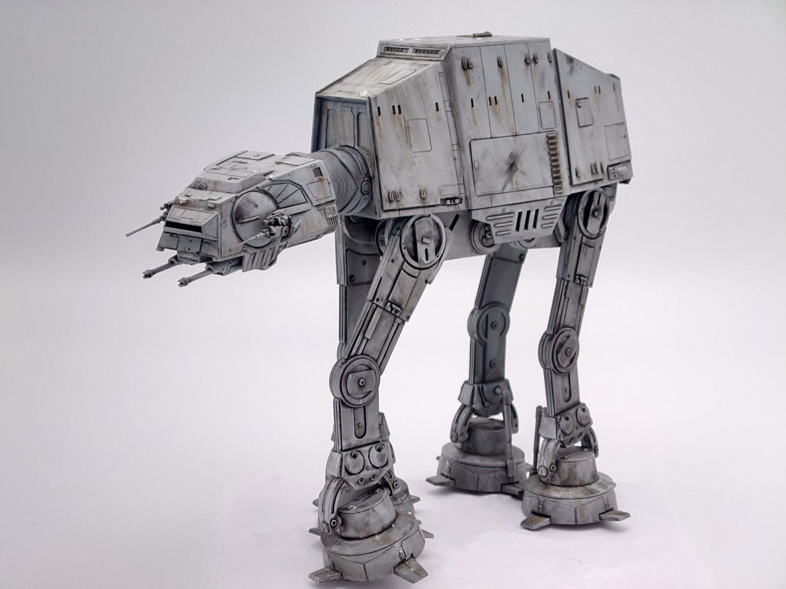 スターウォーズ AT-AT プラモデル 塗装完成品 バンダイ 1/144 - メルカリ