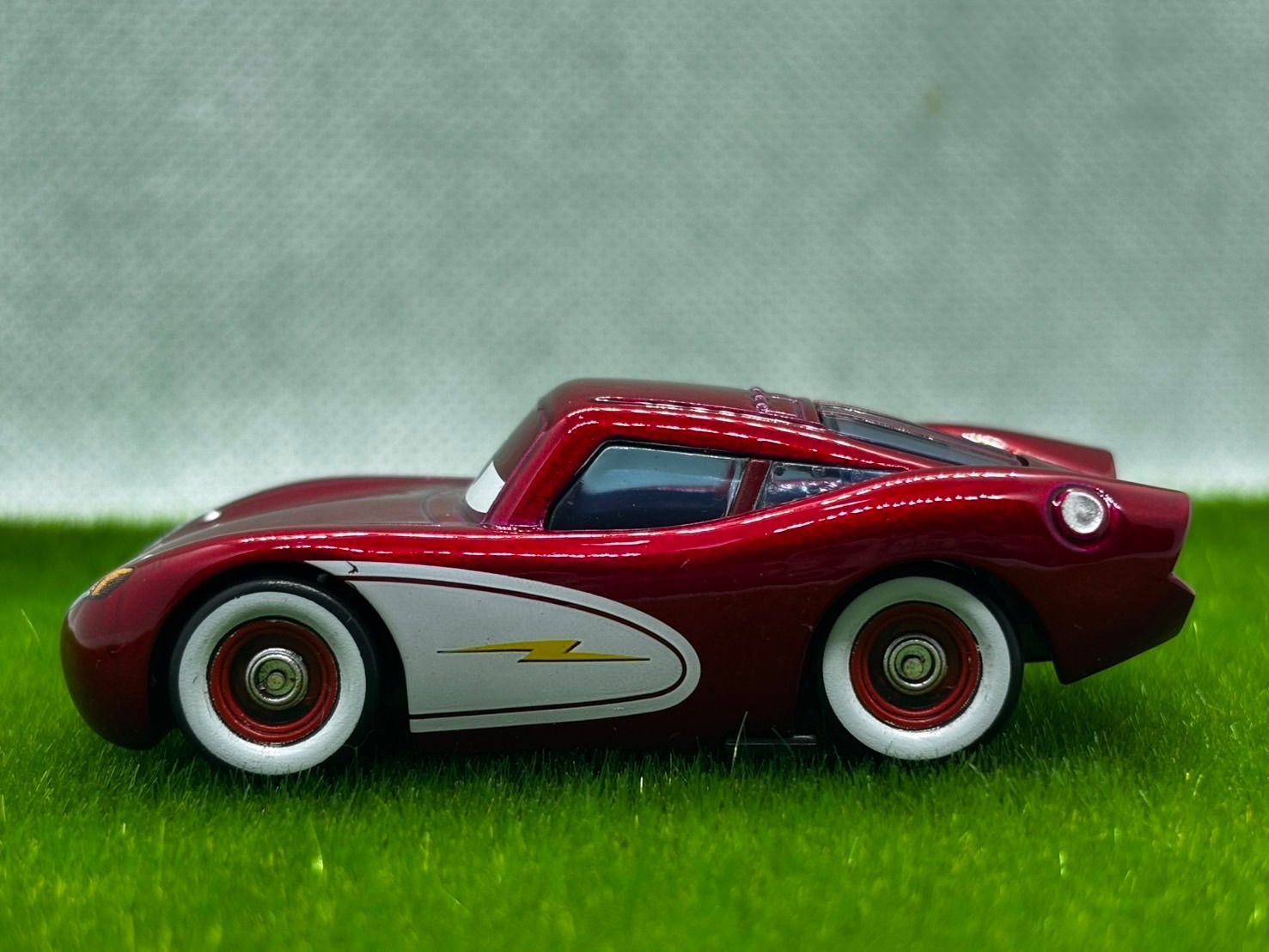 新品】 カーズ ミニカー マックィーン ラジエーター