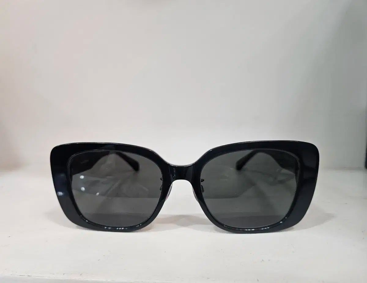Vivienne Westwood ブラックサングラス ケース付き 楽天市場】【中古】 ヴィヴィアンウエストウッド Vivienne