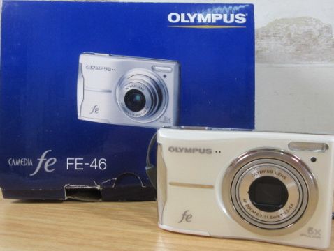 MR-00086 オリンパス OLYMPUS FE-46 ホワイト コンパクトデジタルカメラ 簡単な動作 済み 1186万画素 5倍光学ズーム 現状品