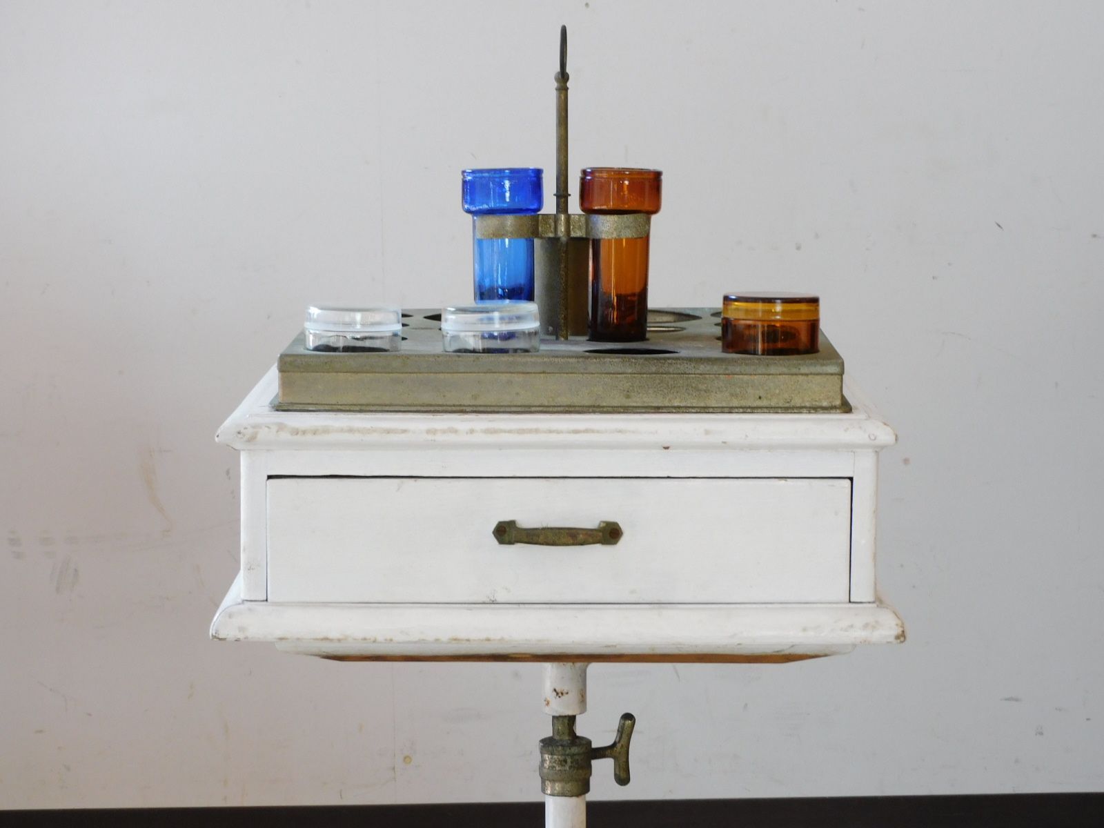 戦前 ふるい病院でつかわれたコンソール HK-a-05521 アイアン シャビー 花台 サイドテーブル シャビー