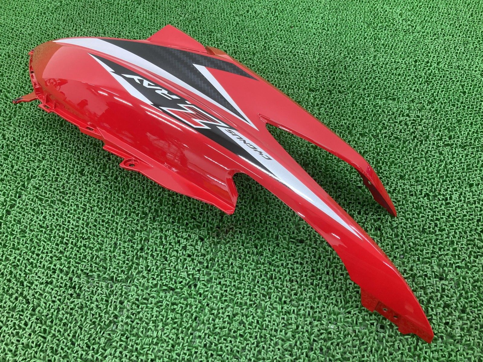 シグナスRAY-Z シートカウル 左 赤 1GC ヤマハ 純正 バイク 部品 CYGNUS レイズィー 極上品 ハイクオリティ 車検 Genuine 【中古】 86 シグナスRAY-Z シートカウル 右 赤 1GC ヤマハ 純正 バイク 部品