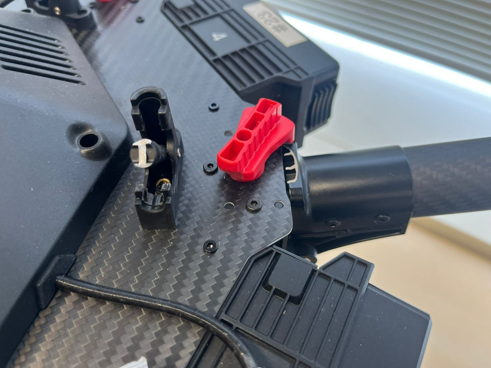DJI