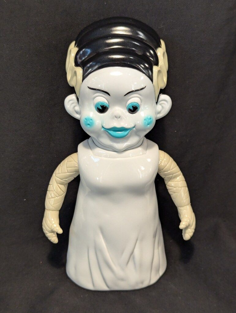 HEAD LOCK STUDIO KNUCKLE'S KUSTOM MONSTERS BRIDE OF FRANKY 白x