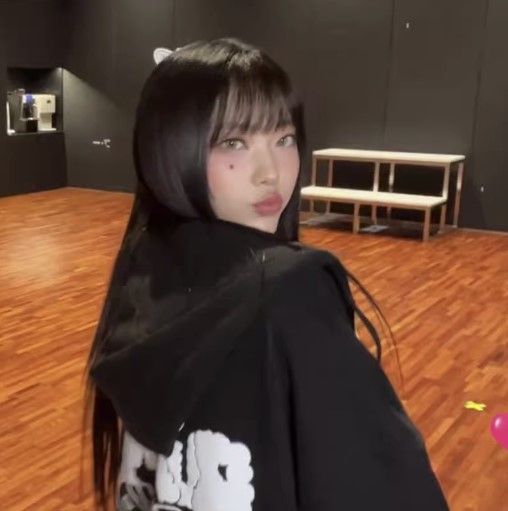 NewJeans着用！】NewJeans ダンス衣装 Bunnies Club 暖かい 保温