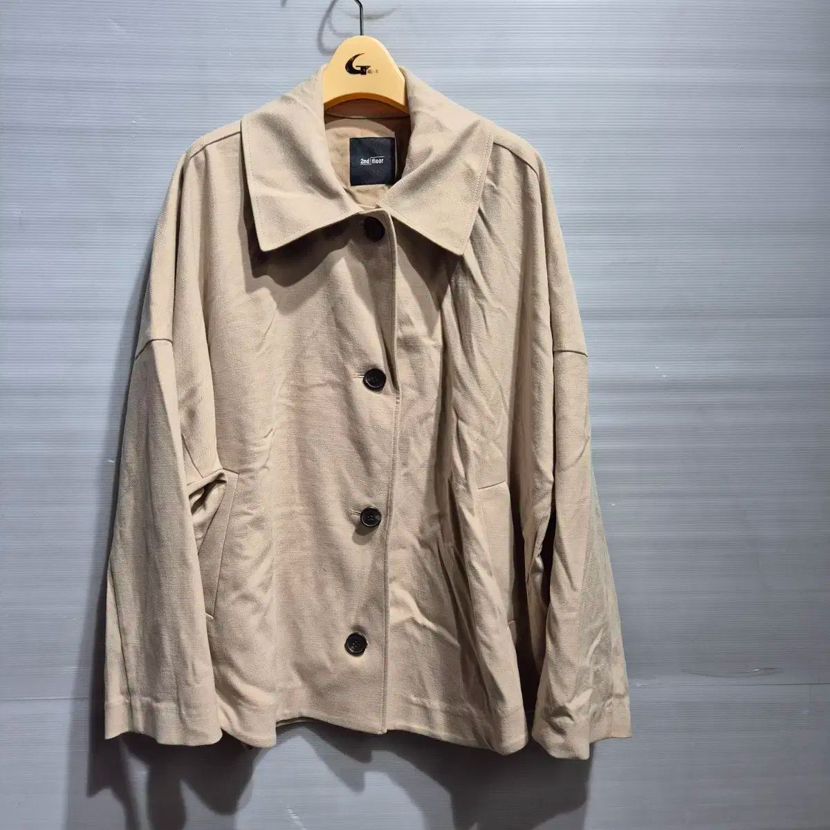 オッズセカンド ベージュ色 ショート ジャケット