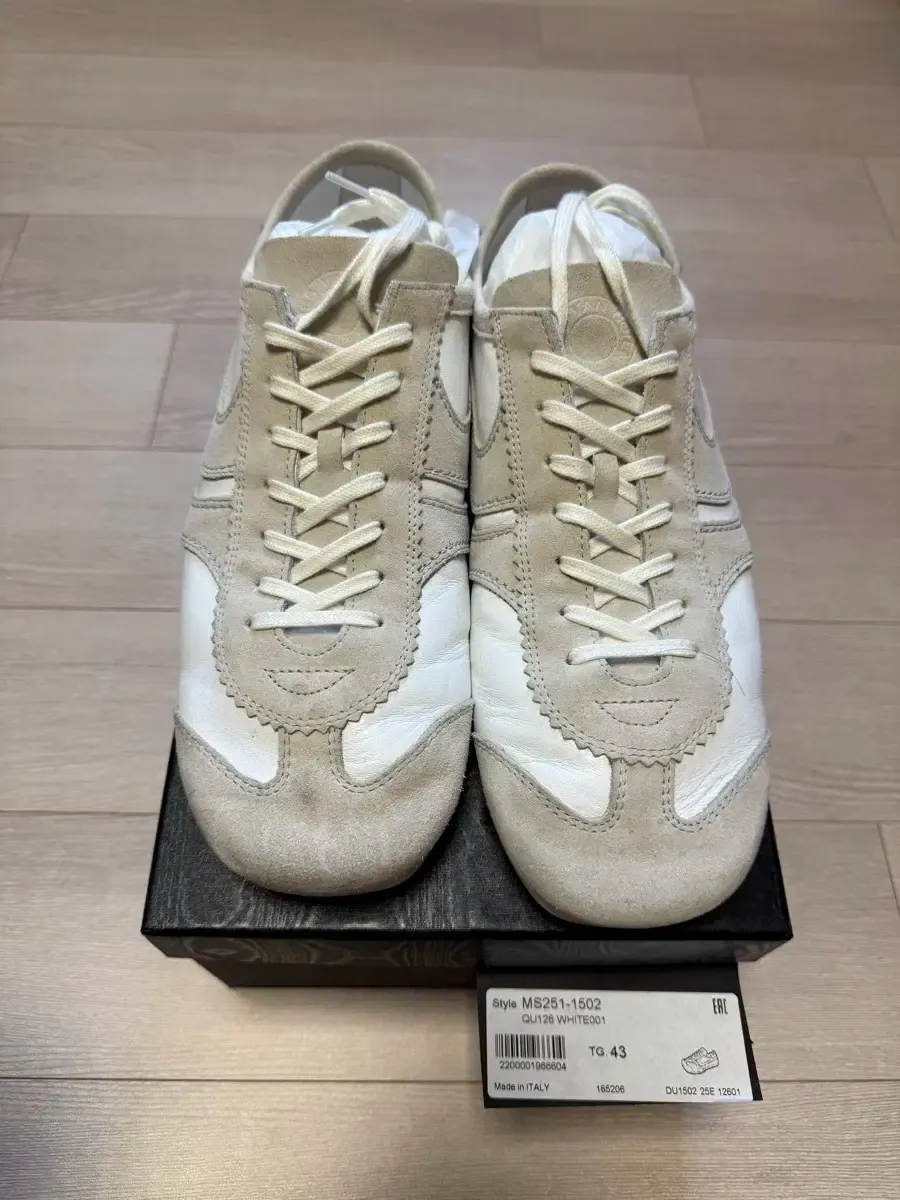 未使用。Dries Van Noten シルバー スニーカー 39 2025年最新】DRIES VAN NOTEN スニーカーの人気アイテム - メルカリ