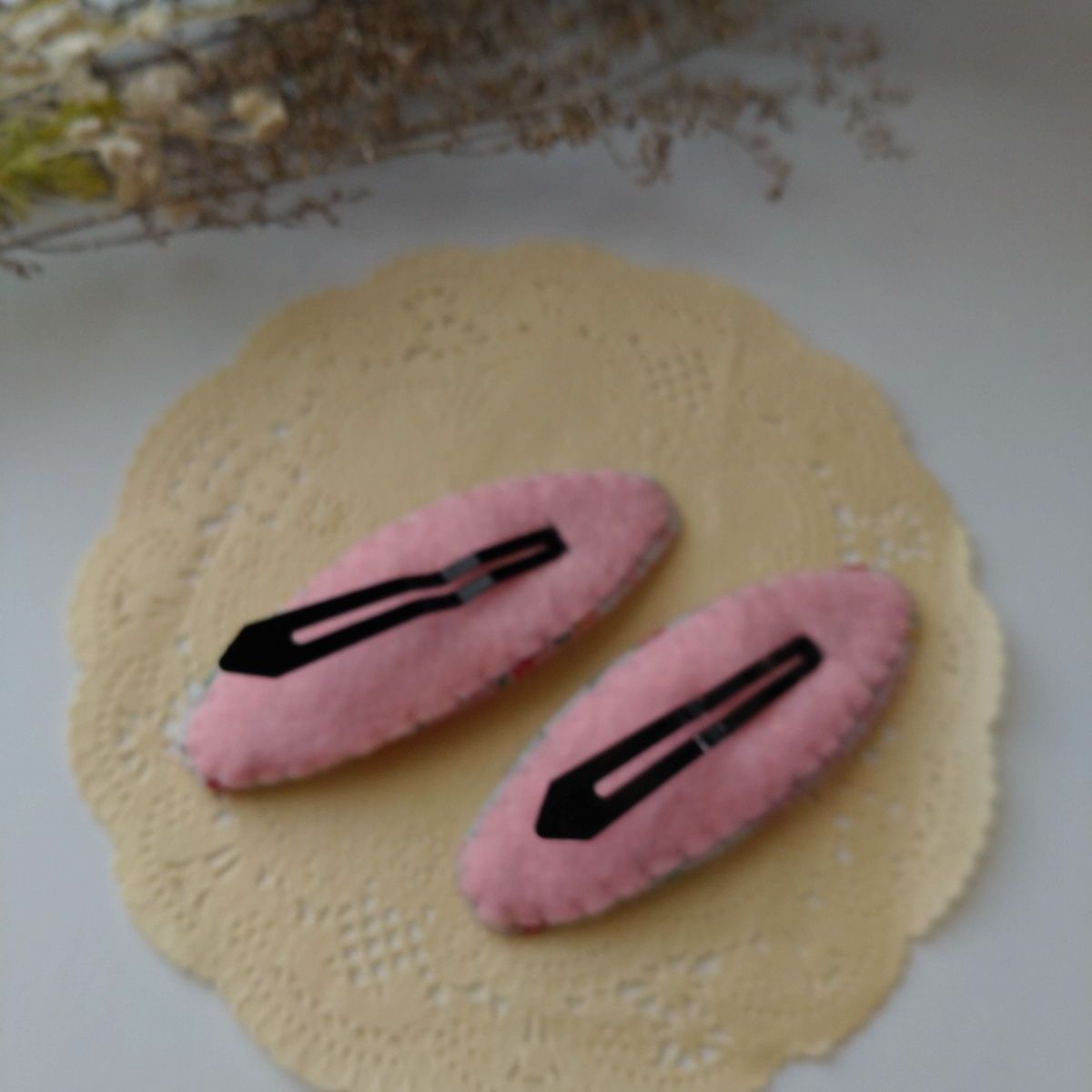 2個セットいちご柄　刺繍　ぱっちんピン 2個セットいちご柄刺繍ぱっちんピン