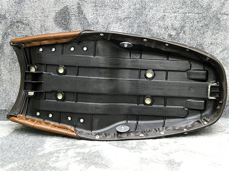 NC36 新あんこ 鋲打ち 茶 タックロールシート チョビ三CB400four ヨンフォア アンコ抜き 3段 ローダウン へっぽこ社長 外装 三段シート BRIGHTFACE_UK