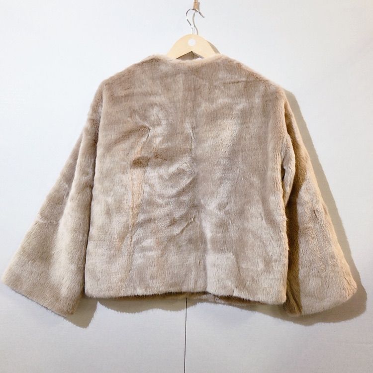 Demi-Luxe BEAMS ベージュファージャケット 38 Demi-Luxe BEAMS フェイクファージャケット ベージュ 起毛 アウター