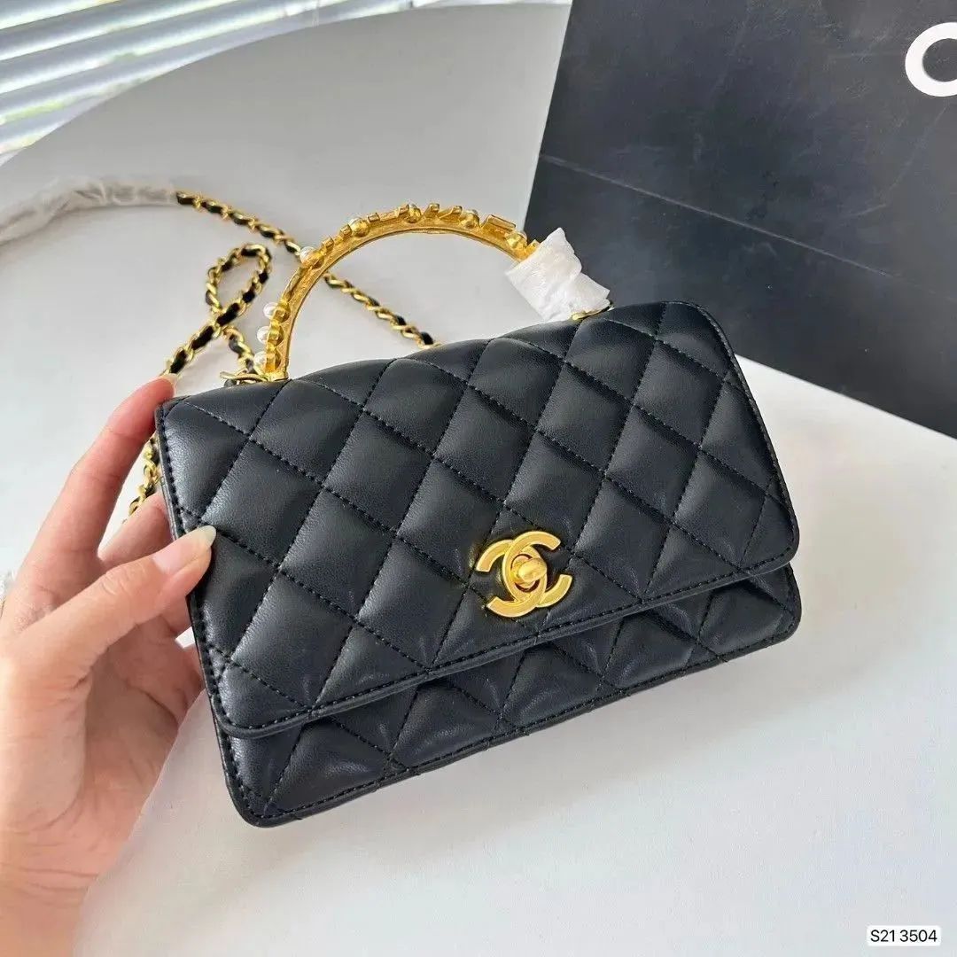 新品未使用 CHANELショルダーバック - バッグ