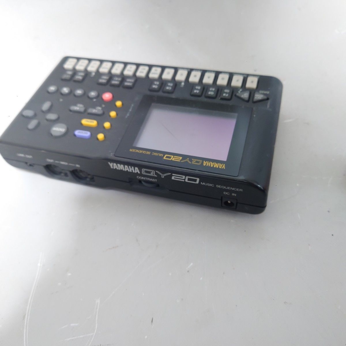 yamaha QY20 動作品 送料無料 本体のみ バッテリー消耗 ミュージック 