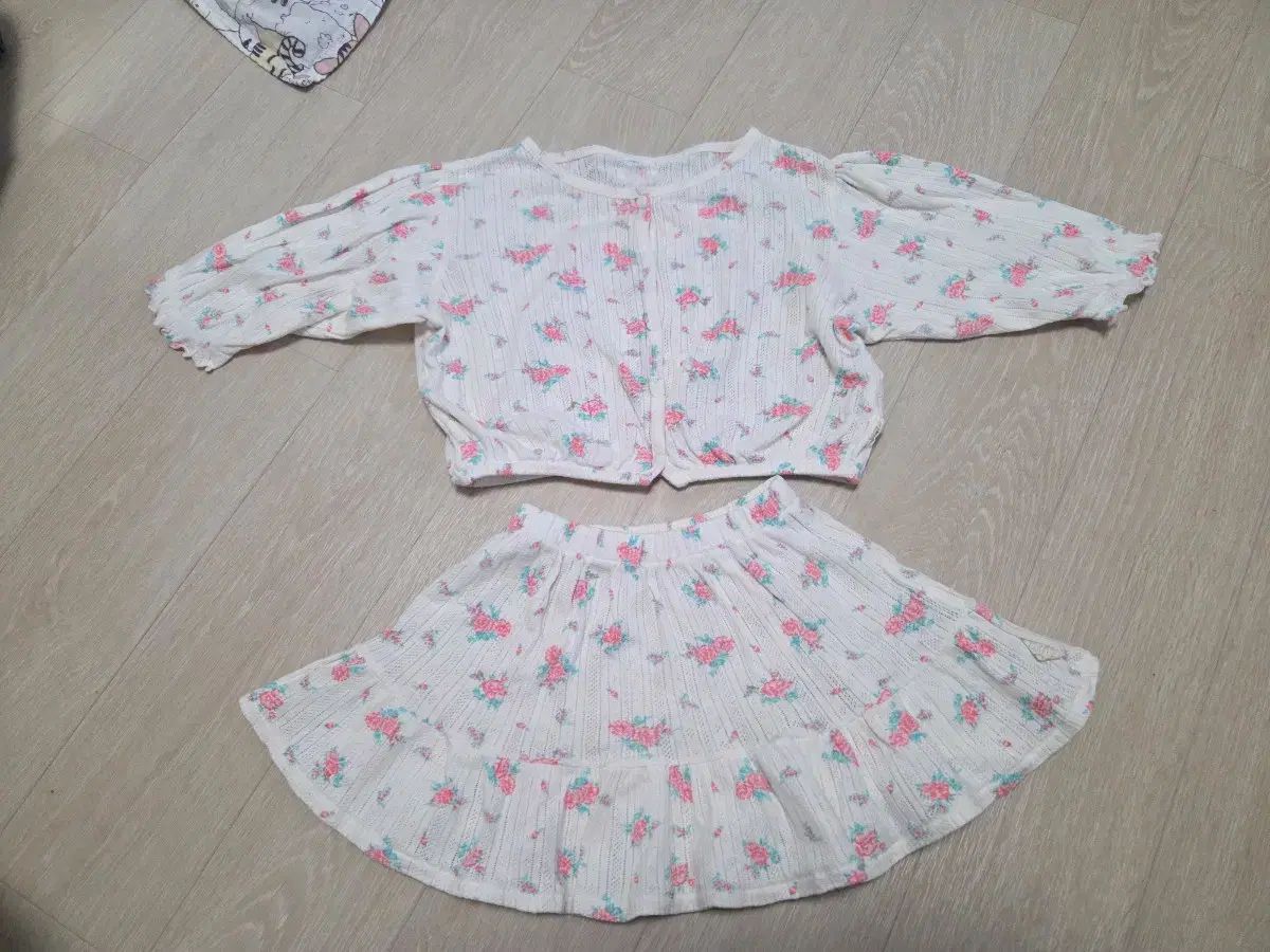 人気定番，新作登場 Billlie（ビリー） 上下セット ワンピース