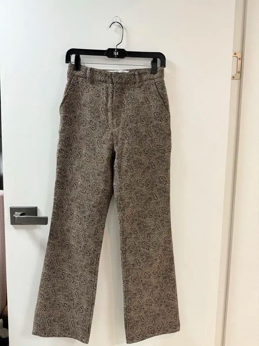 ENZO BLUES ENZO BLUES エンゾーブルース ペイズリー ジャガード パンツ