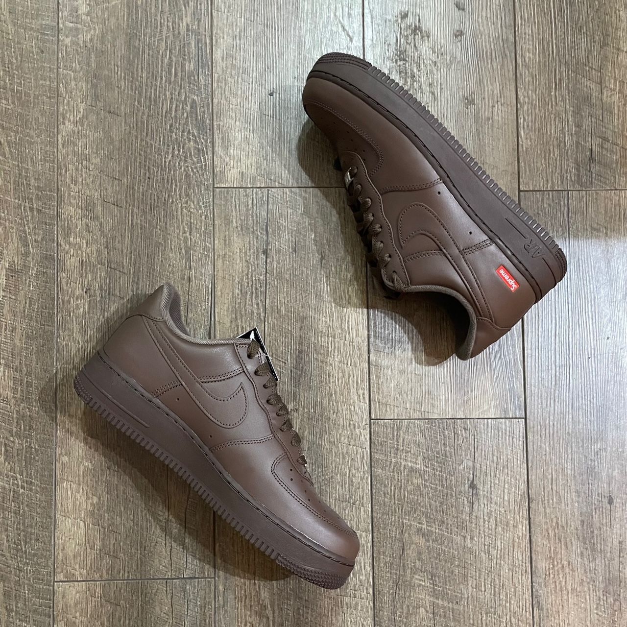 新品 国内正規 SUPREME NIKE AIR FORCE 1 BAROQUE BROWN/BAROQUE BROWN 