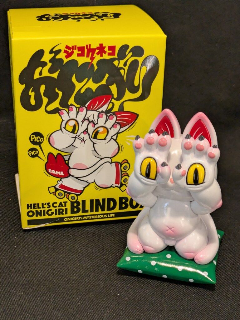GRAPE BRAIN X EYE BOX TOY ジゴクネコおにぎり BLIND BOX STAY
