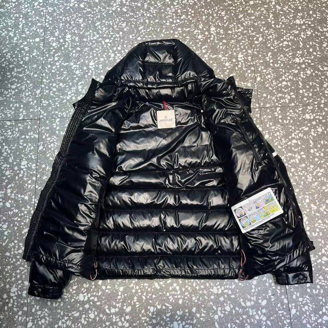 モンクレールMONCLER  モンクラーダウンジャケット