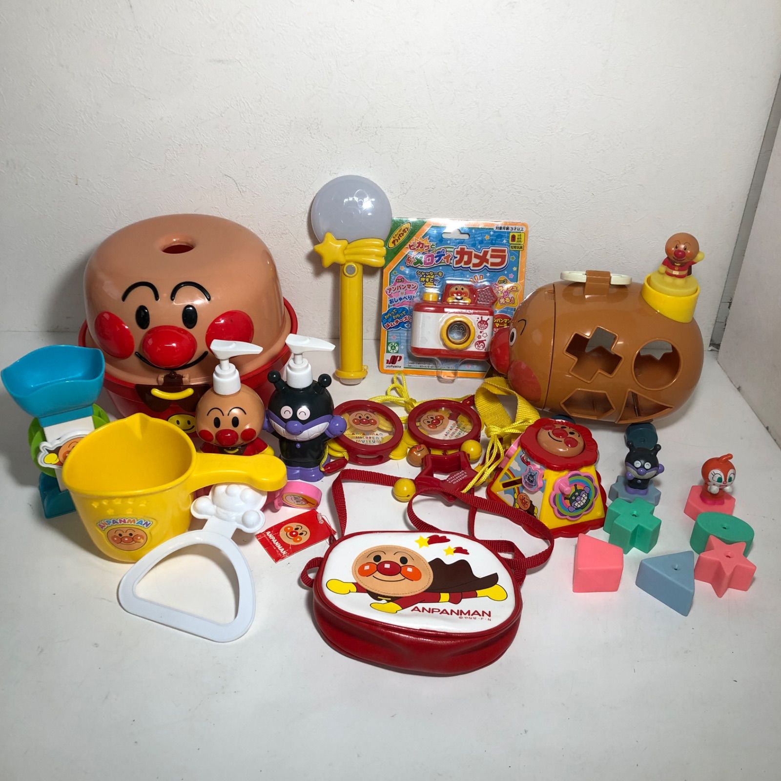 ☆アンパンマン おもちゃ、ポシェット 9点 まとめ売り お風呂セット 