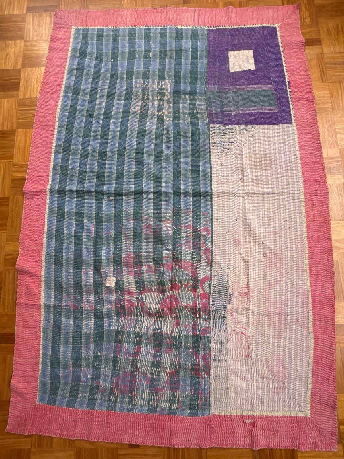 G078 グドゥリー マルチカバー マルチマット ラグ ヴィンテージ カンタ刺繍 ボロ インド ビンテージ BORO アンティーク シャビーシック ラリーキルト 手縫い 刺し子 ハンドメイド 刺子 絨毯 はぎれ 古布 マルチカラー