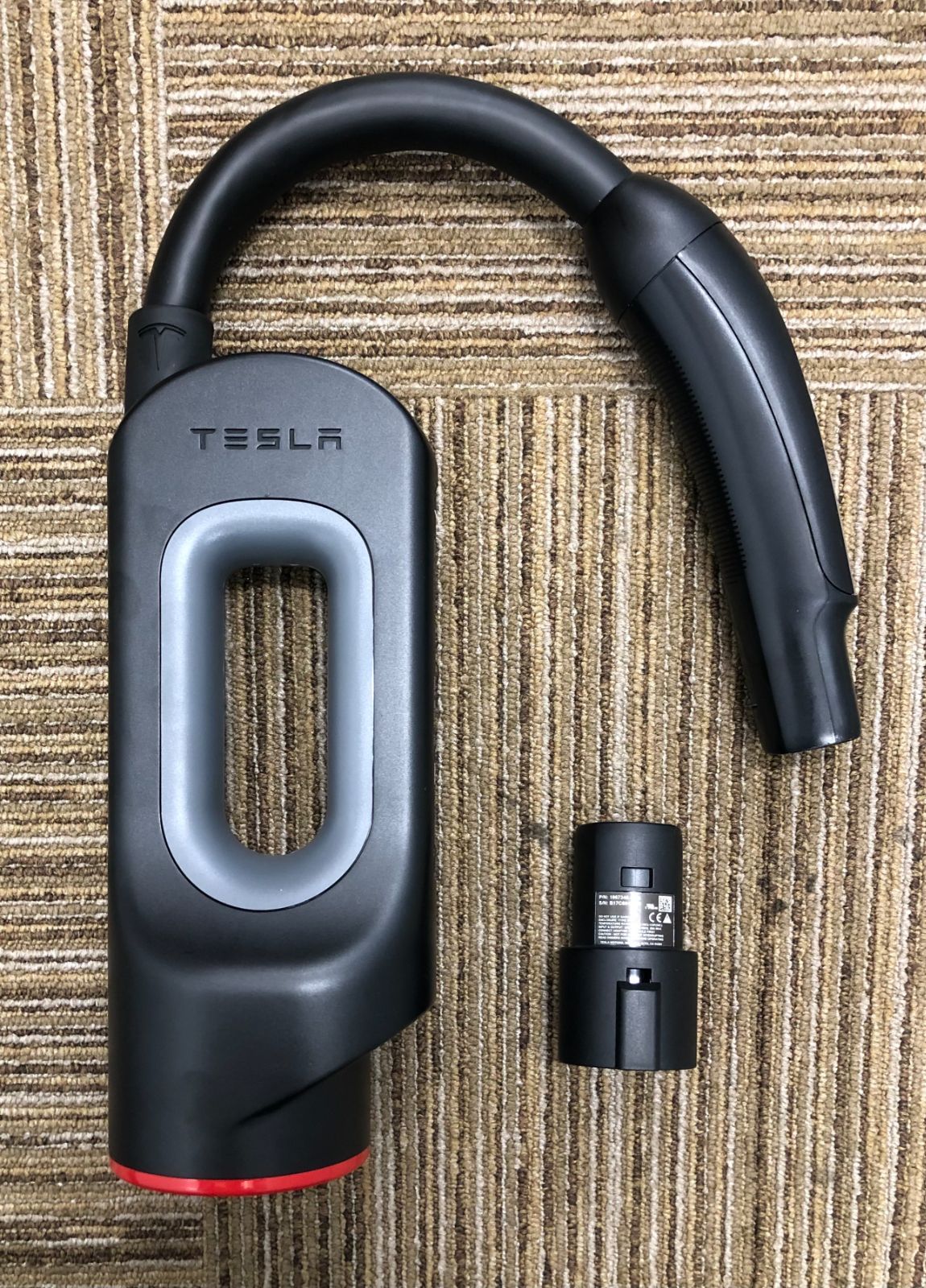 Tesla　チャデモ 充電ケーブルアダプター テスラ純正品チャデモアダプター Amazon.co.jp: Tesla EVs CHAdeMO