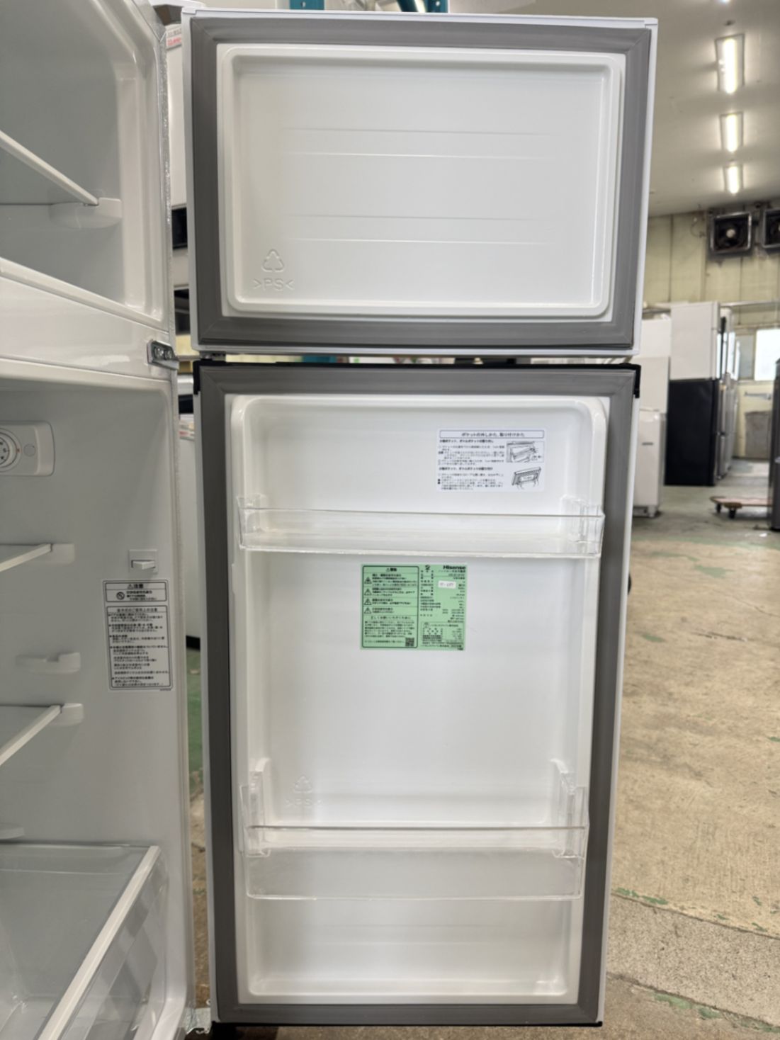 大阪送料無料★3か月保障付き★冷蔵庫★2023年★HR-B12HW★IR-685 大阪送料無料☆3か月保障付き☆冷蔵庫☆ハイセンス☆2ドア☆2023年☆HR