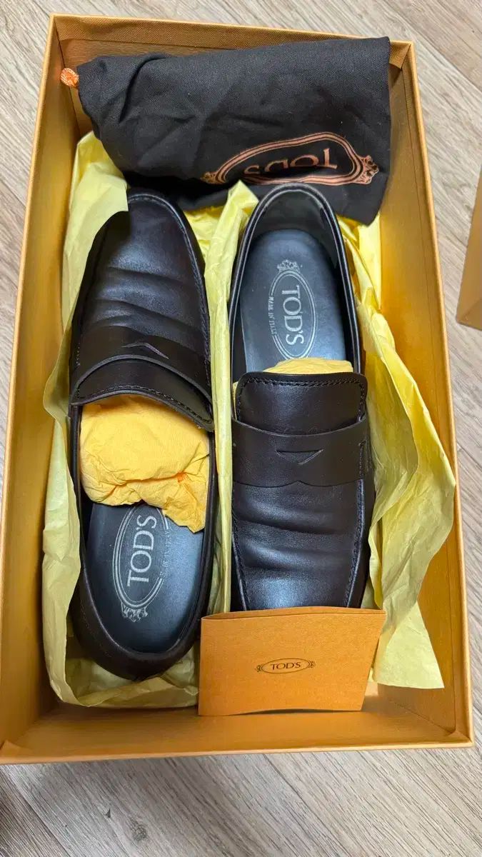 TODS メンズ ローファー 61 2 260 度