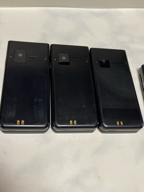 arrows ケータイ F-03L ブラック☆ docomo SIMロック解除済 4G