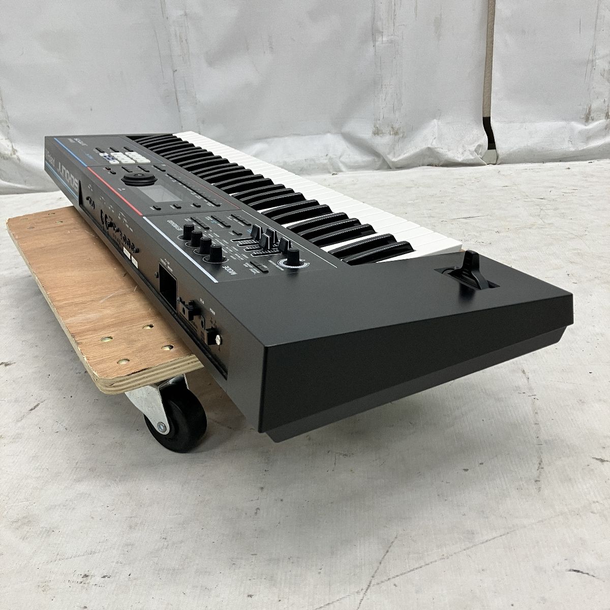 Roland Juno-DS（61鍵） シンセサイザー　中古／一部鍵盤不良あり 新旧】JUNO-DとJUNO-DSを店頭で弾き比べできます！【61鍵