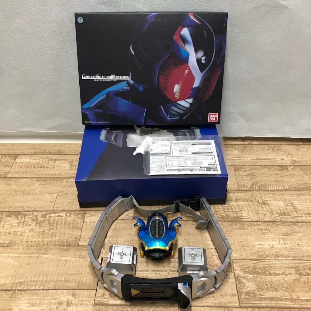 08w4602 仮面ライダーカブト コンプリート セレクション モディフィケーション ガタックゼクター 変身ベルト 中古品 - メルカリ