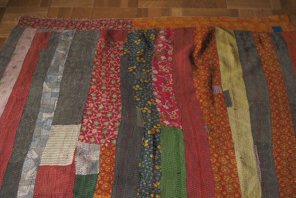 ヴィンテージカンタ　ラリーキルト　カンタキルト　カンタ刺繍　インド インド ラリーキルト オールドカンタ 刺繍 ヴィンテージキリム
