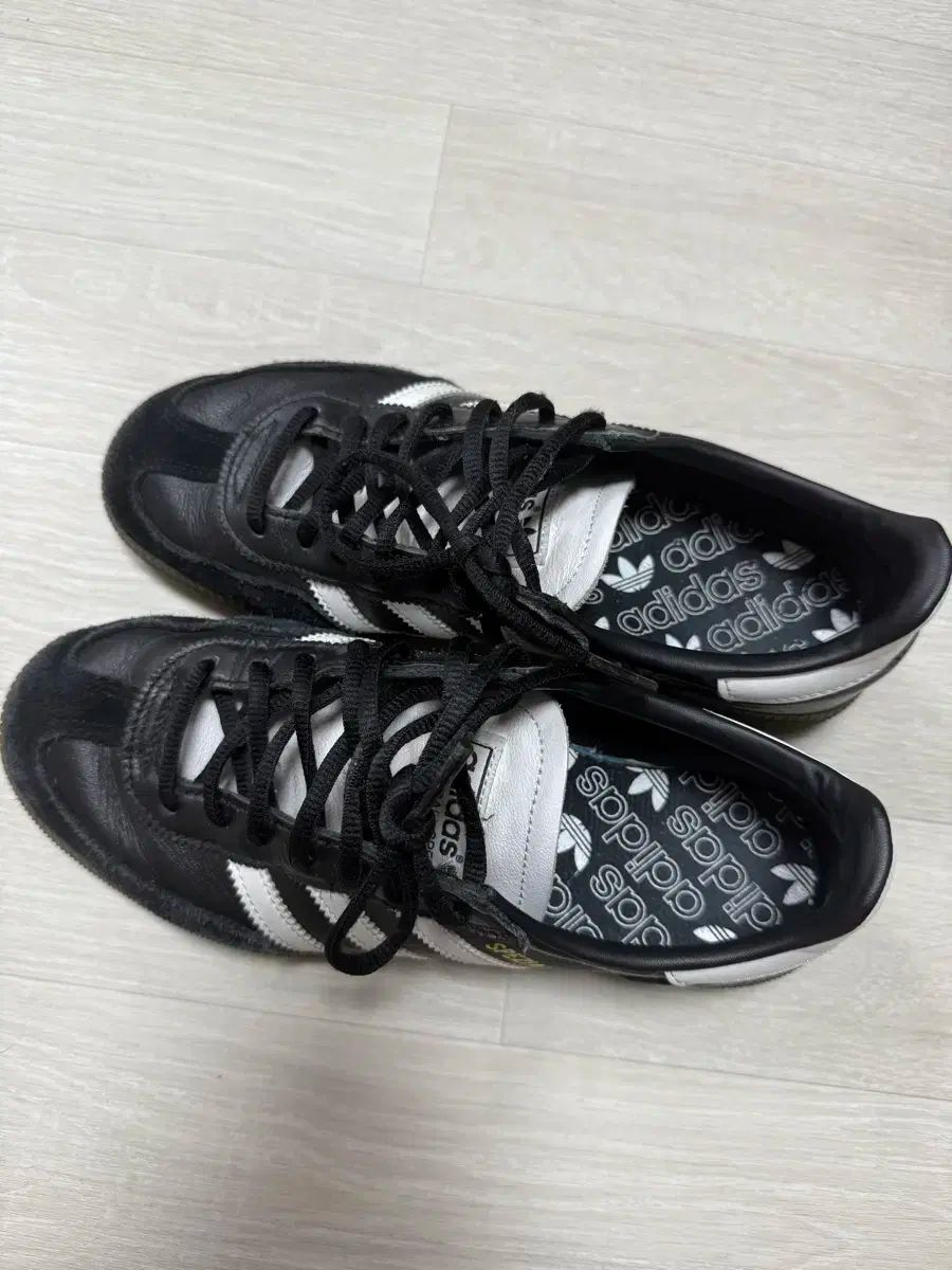 adidas アディダス スペツィアル 黒 245