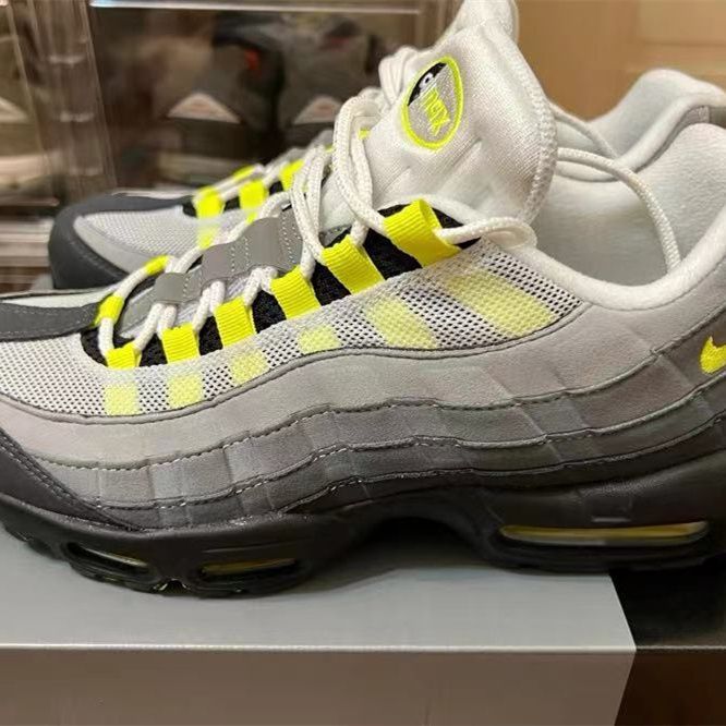 新品未使用 ナイキ Nike Air Max 95 OG Neon エアマックス95 OG ネオン 2020 NIKE AIR MAX 95 OG  イエローグラデ - メルカリ