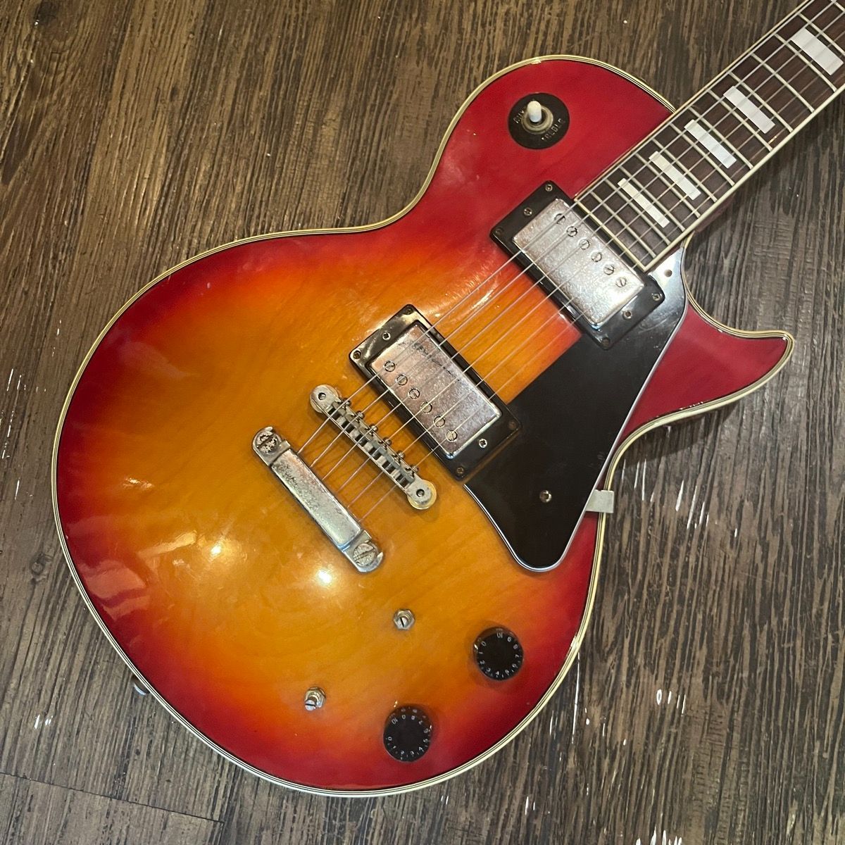 Fresher フレッシャー Les Paulタイプ エレキギター中身はシングルPUの 