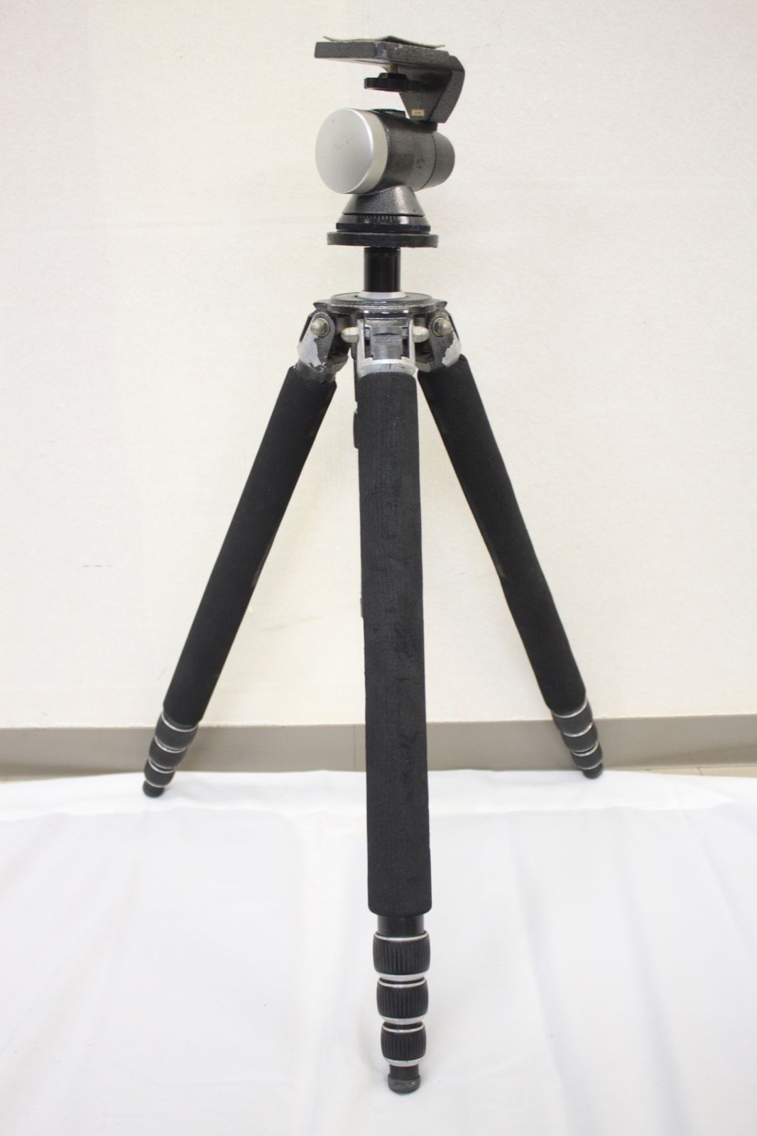 返品保証 ジッツォ GITZO 型番不明 G1375M 雲台付き 三脚 M5407