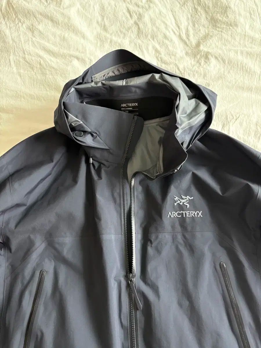 ARC TERYX アークテリクス ベータ AR ネイビー COLOR サイズ XL