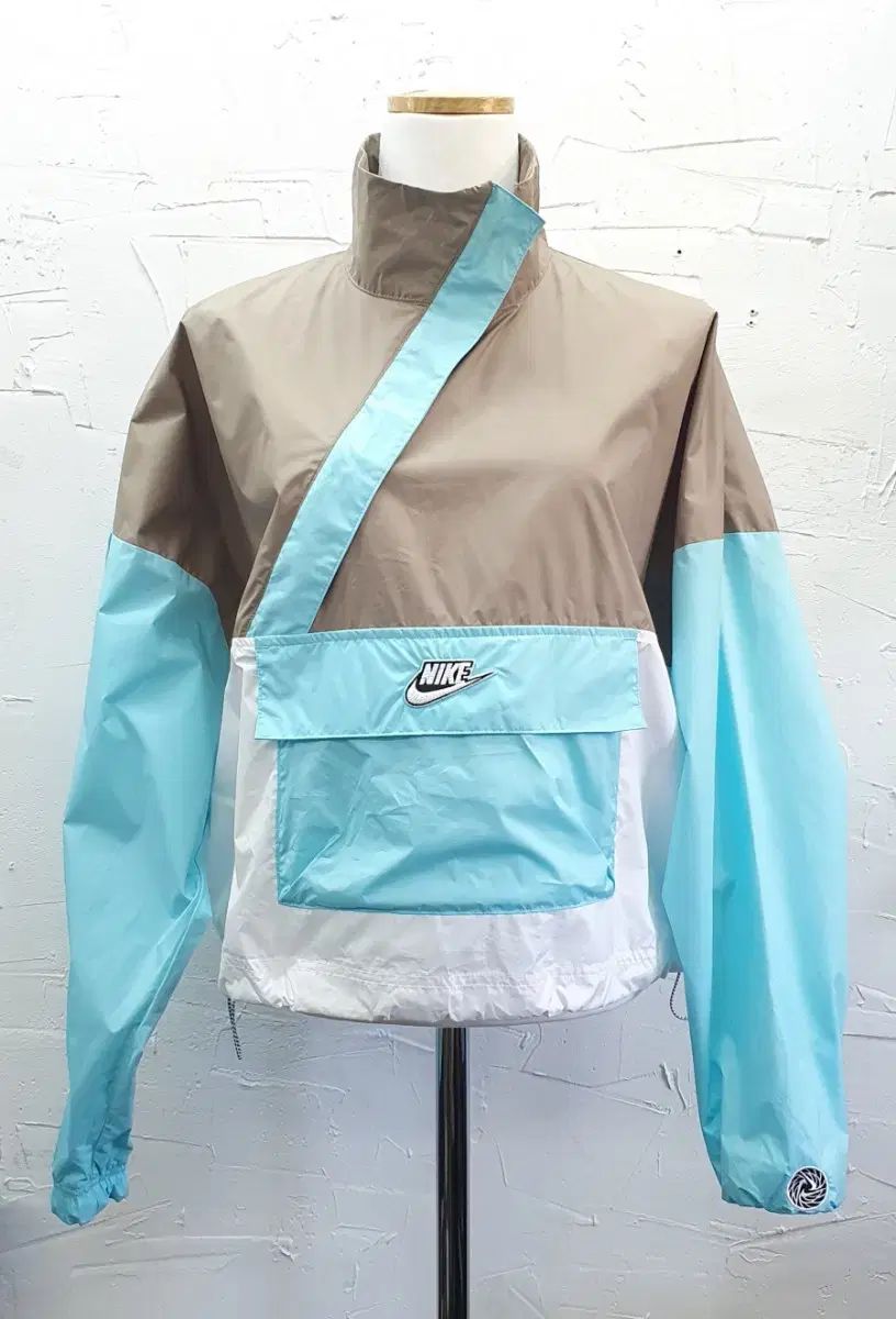 NIKE(ナイキ) オーバーサイズ クロップド アノラック ウィンド