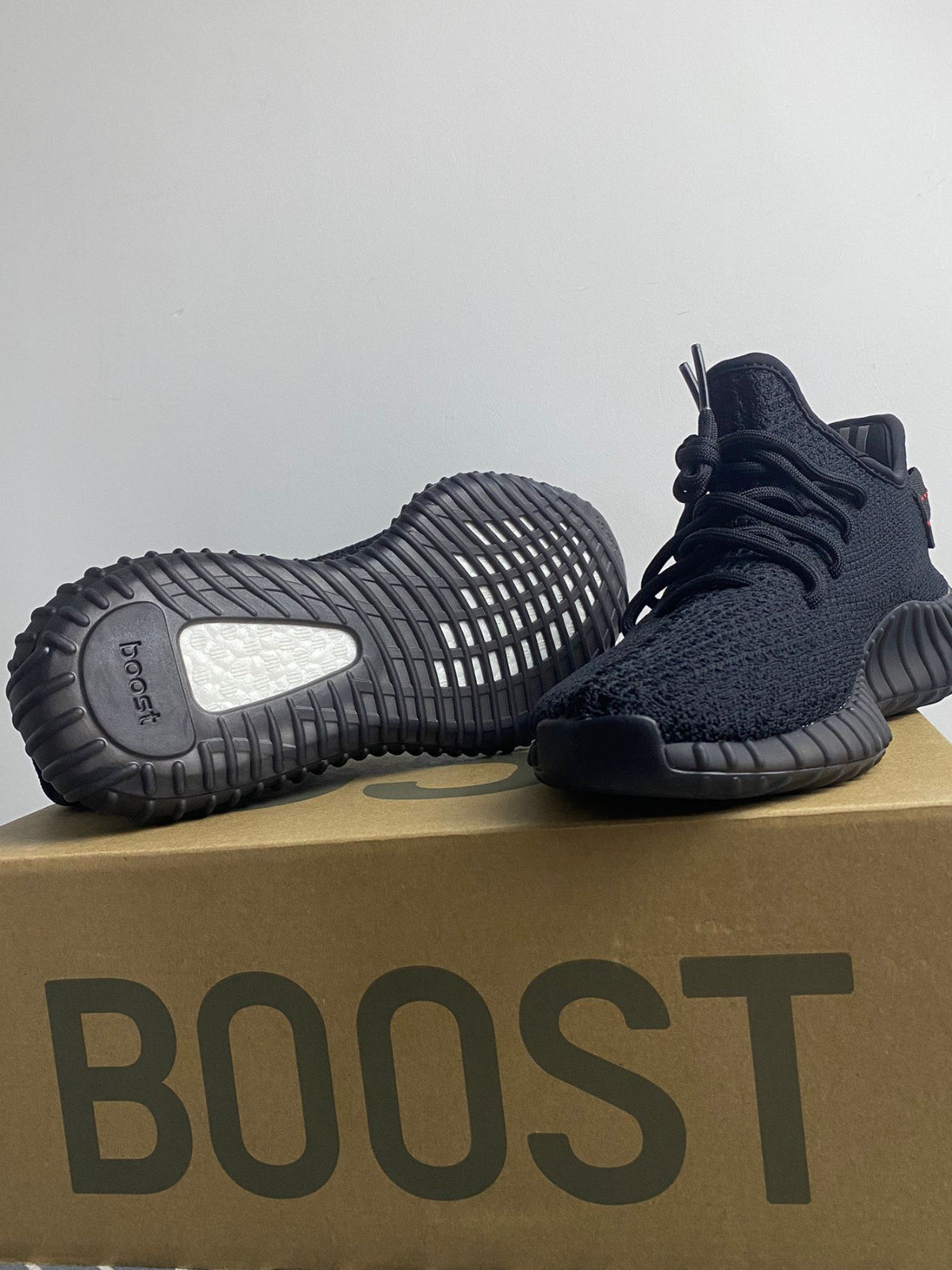 新品adidas YEEZY BOOST 350 V2 型番CP9652